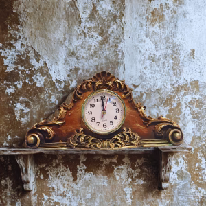 Vintage Tarzı Şömine Saati, El Boyalı Reçine Saat, Sessiz Barok Masa Saati, Fransız Dekoru, Antik Hediye, Krem